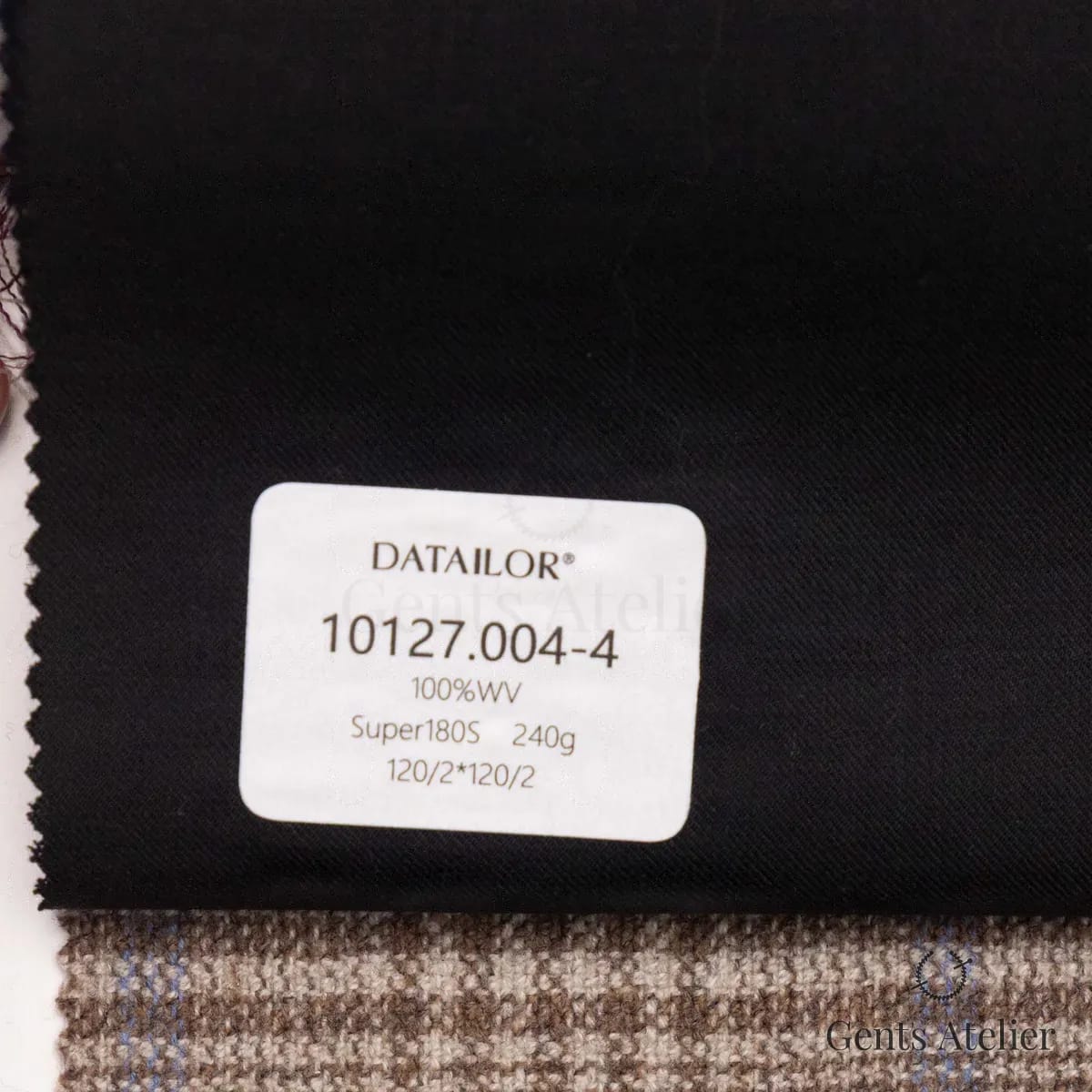 Образец ткани Tailor 10127.004-4 с этикеткой, чёрный