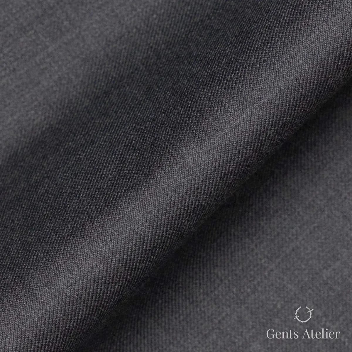 Драпировка ткани Tailor 10015.001-1 крупным планом