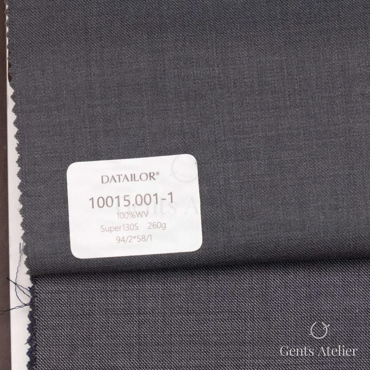 Образец ткани Tailor 10015.001-1 с этикеткой, тёмно-серый