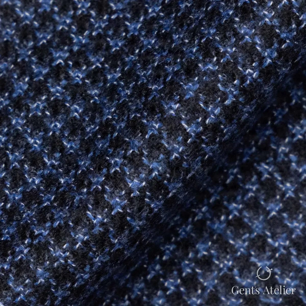 Драпировка ткани Tailor 10844.001-1 крупным планом