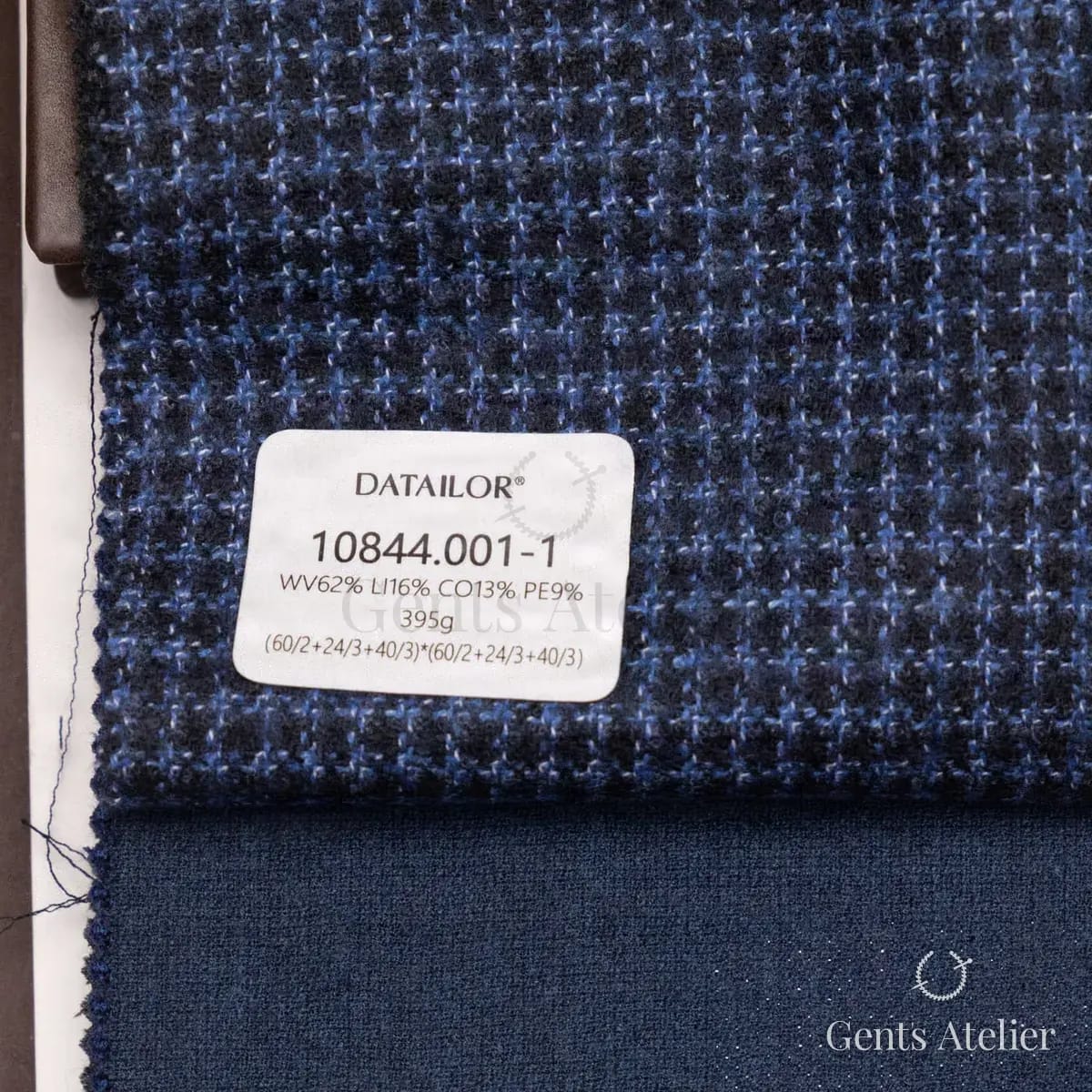 Образец ткани Tailor 10844.001-1 с этикеткой, синий