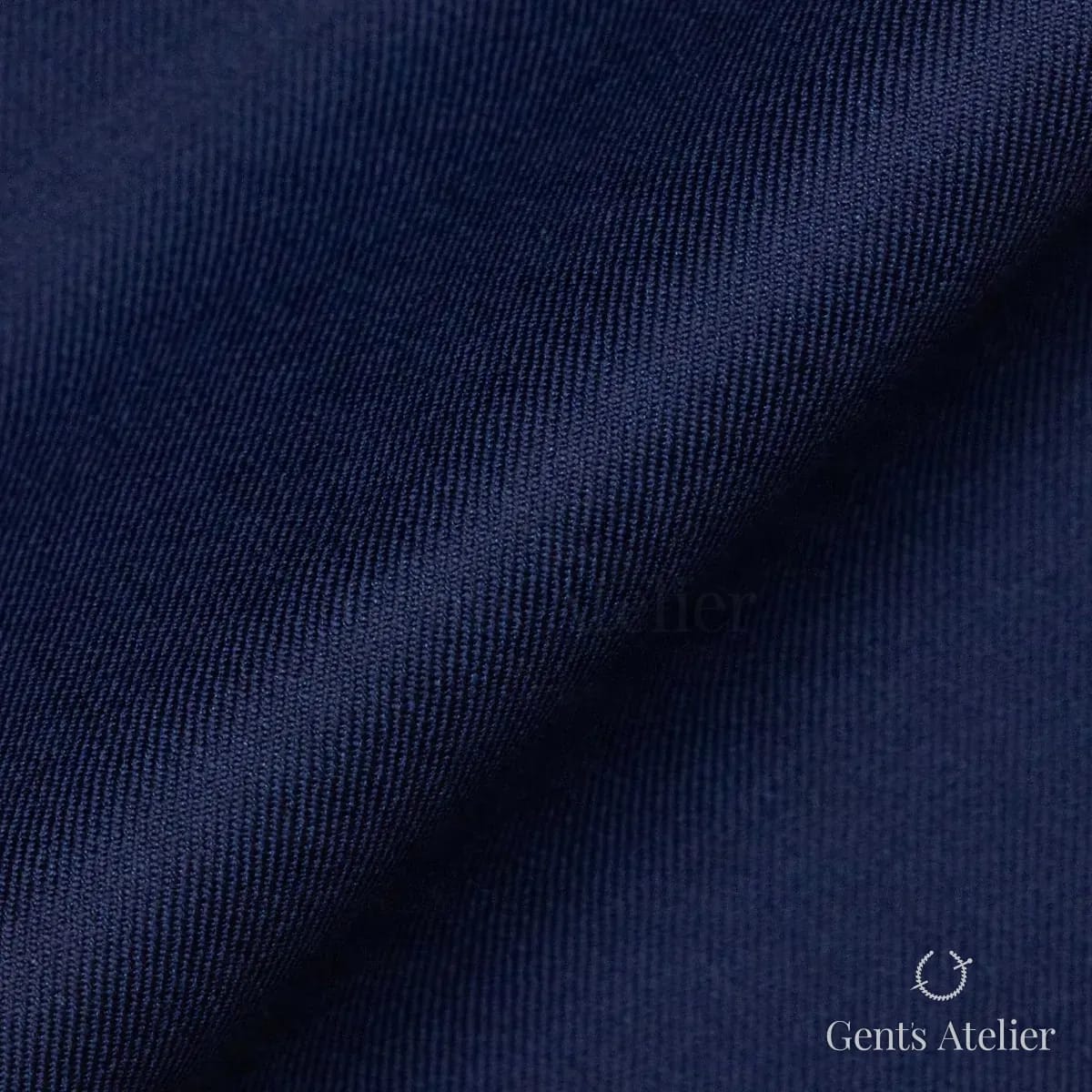 Драпировка ткани Tailor 30090.001-1 крупным планом