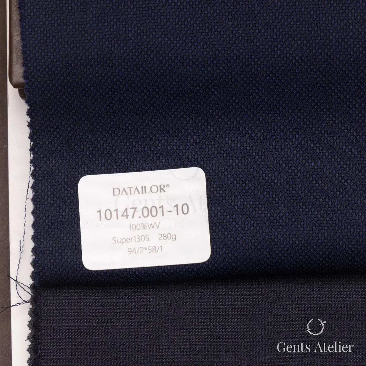 Образец ткани Tailor 10147.001-10 с этикеткой, тёмно-синий