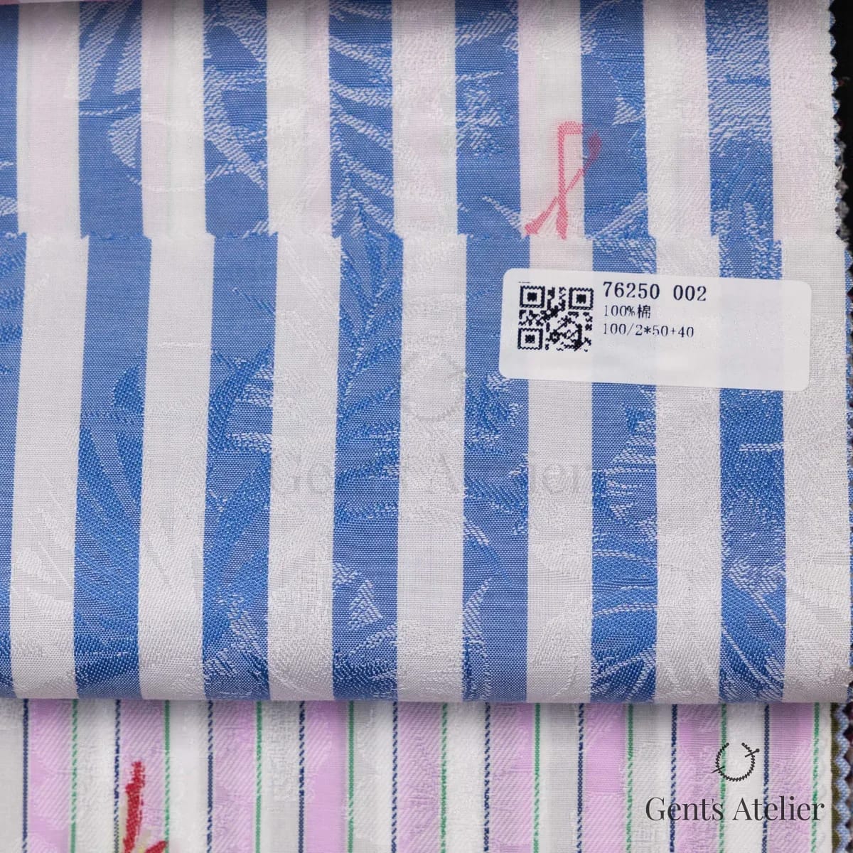 Образец ткани James Fabric 76250 002 с этикеткой, белый