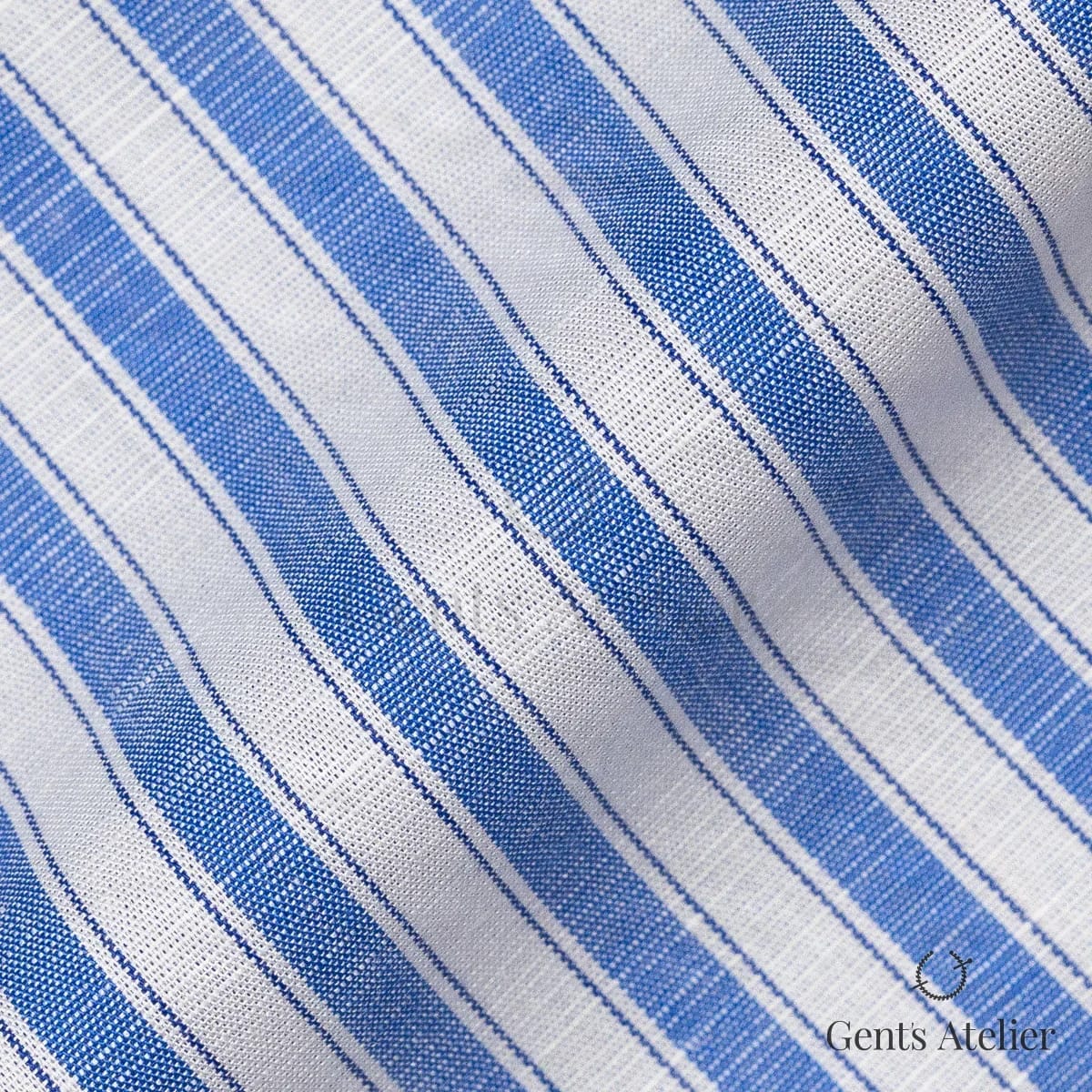 Драпировка ткани James Fabric 39180 001 крупным планом