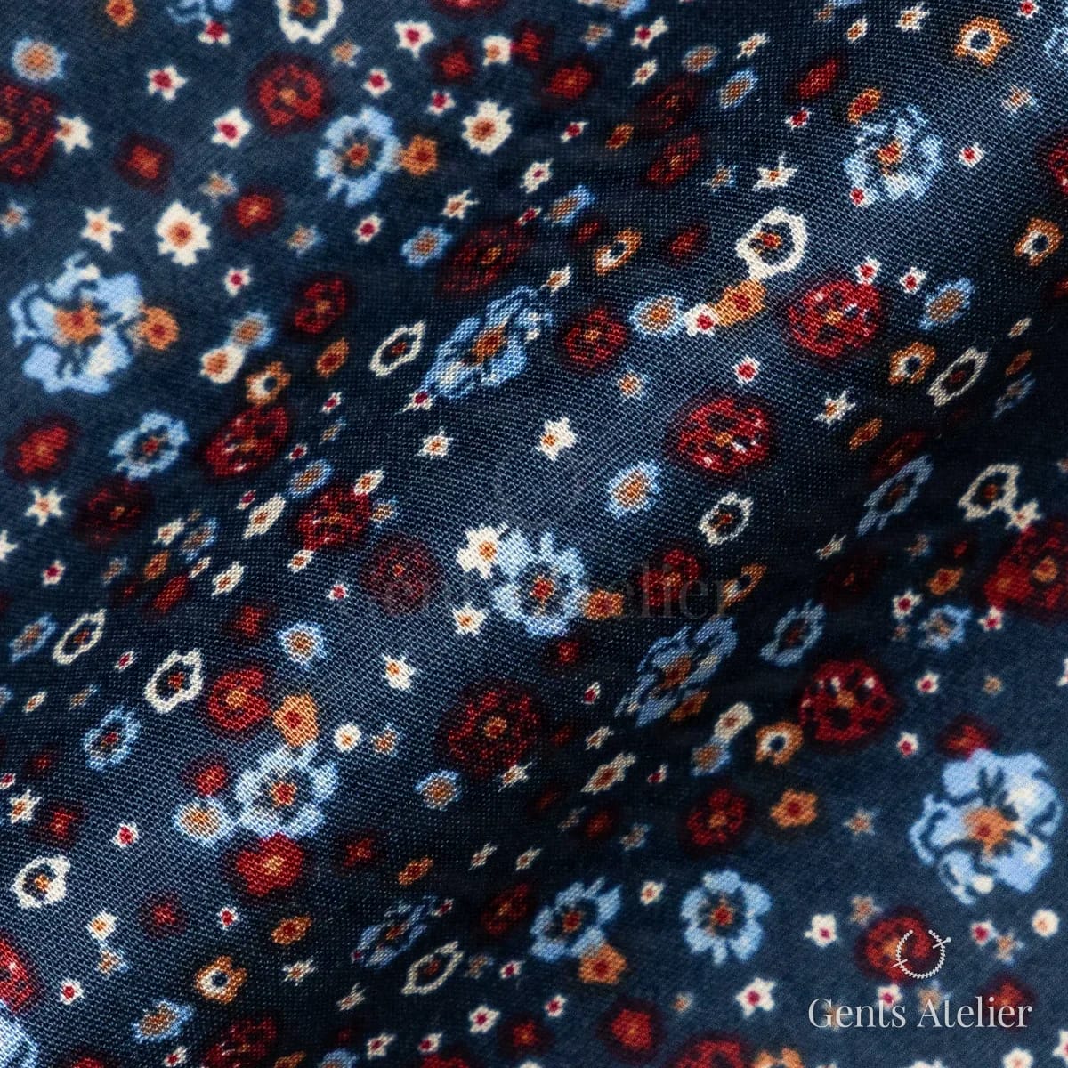Драпировка ткани James Fabric 68235 003 крупным планом