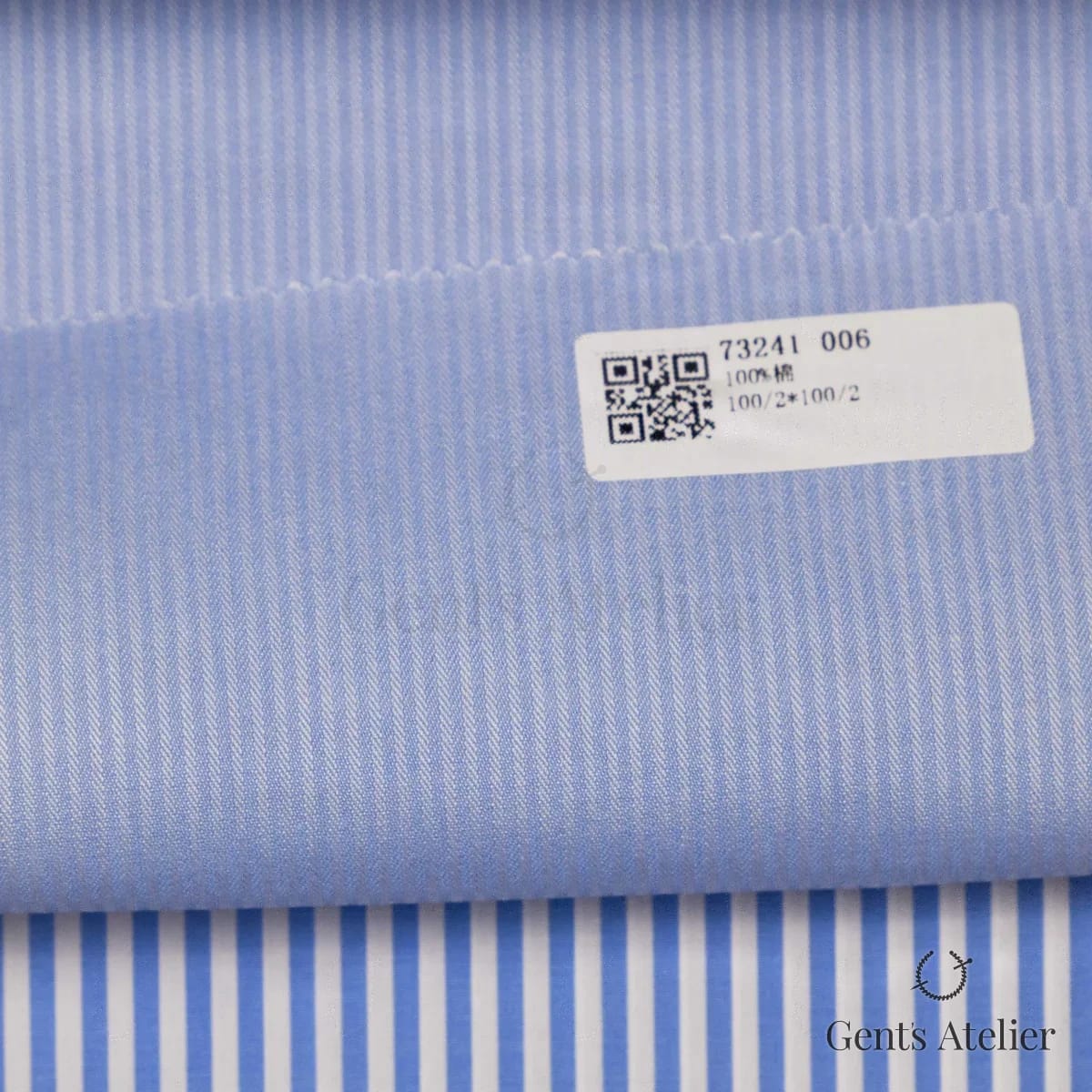 Образец ткани James Fabric 73241 006 с этикеткой, серый