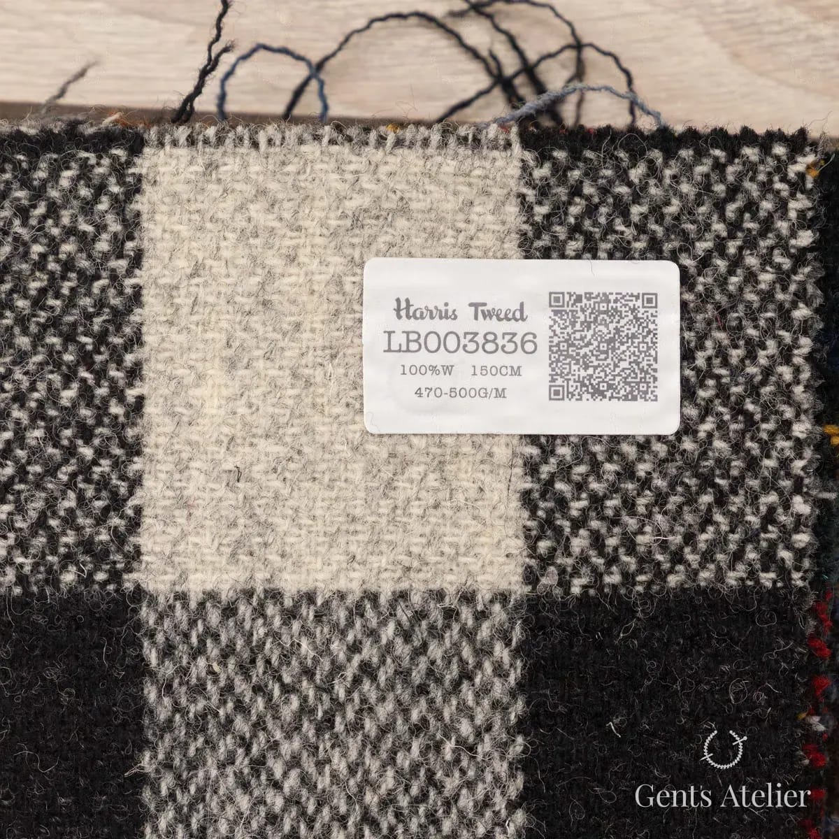 Образец ткани Harris Tweed LB003836 с этикеткой, светло-серый