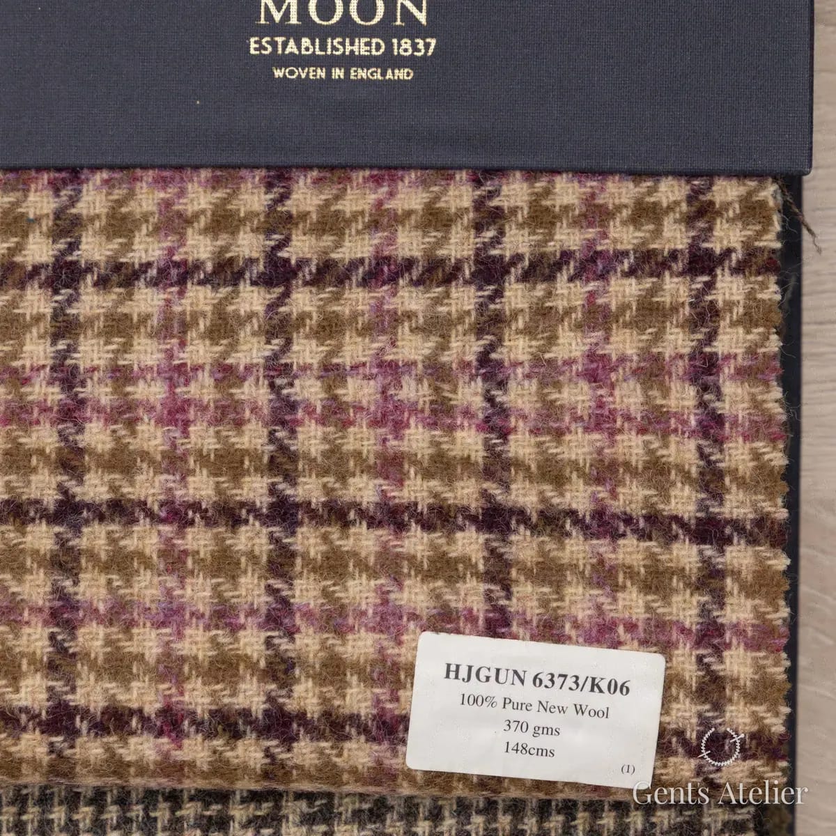 Образец ткани Abraham Moon & Sons HJGUN 6373/K06 с этикеткой, бежевый