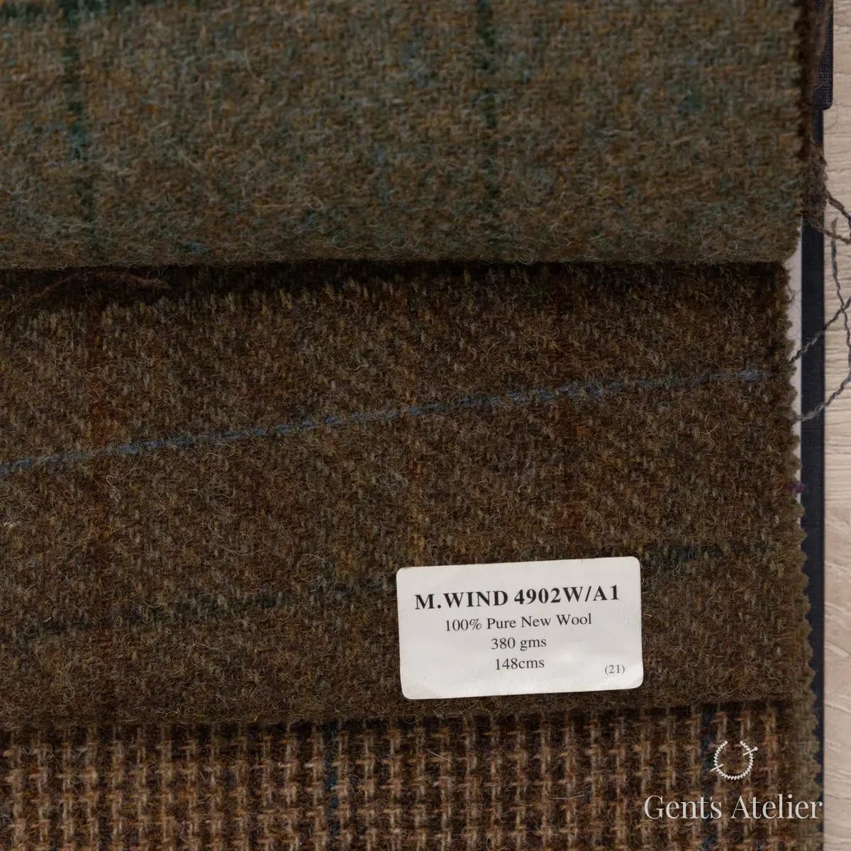 Образец ткани Abraham Moon & Sons M.WIND 4902W/A1 с этикеткой, тёмно-коричневый