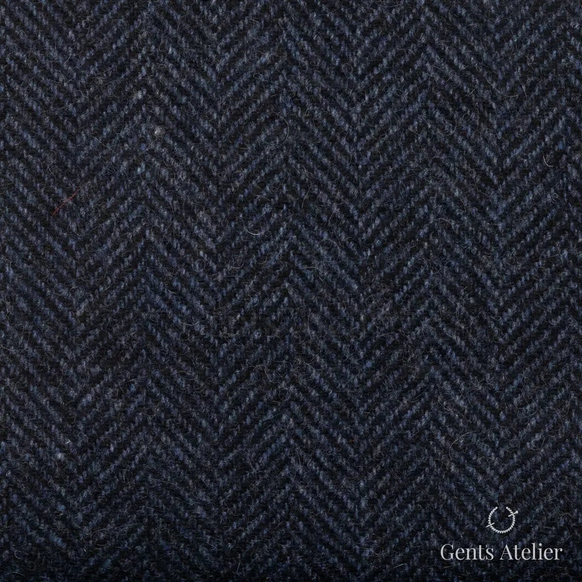 Зимний костюм из Abraham Moon & Sons PEARL 8123/02 — тёмно-синий, 100% шерсть
