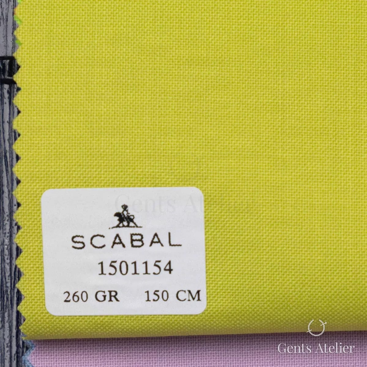 Образец ткани Scabal 1501154 с этикеткой, оливково-лаймовый жёлто-зелёный