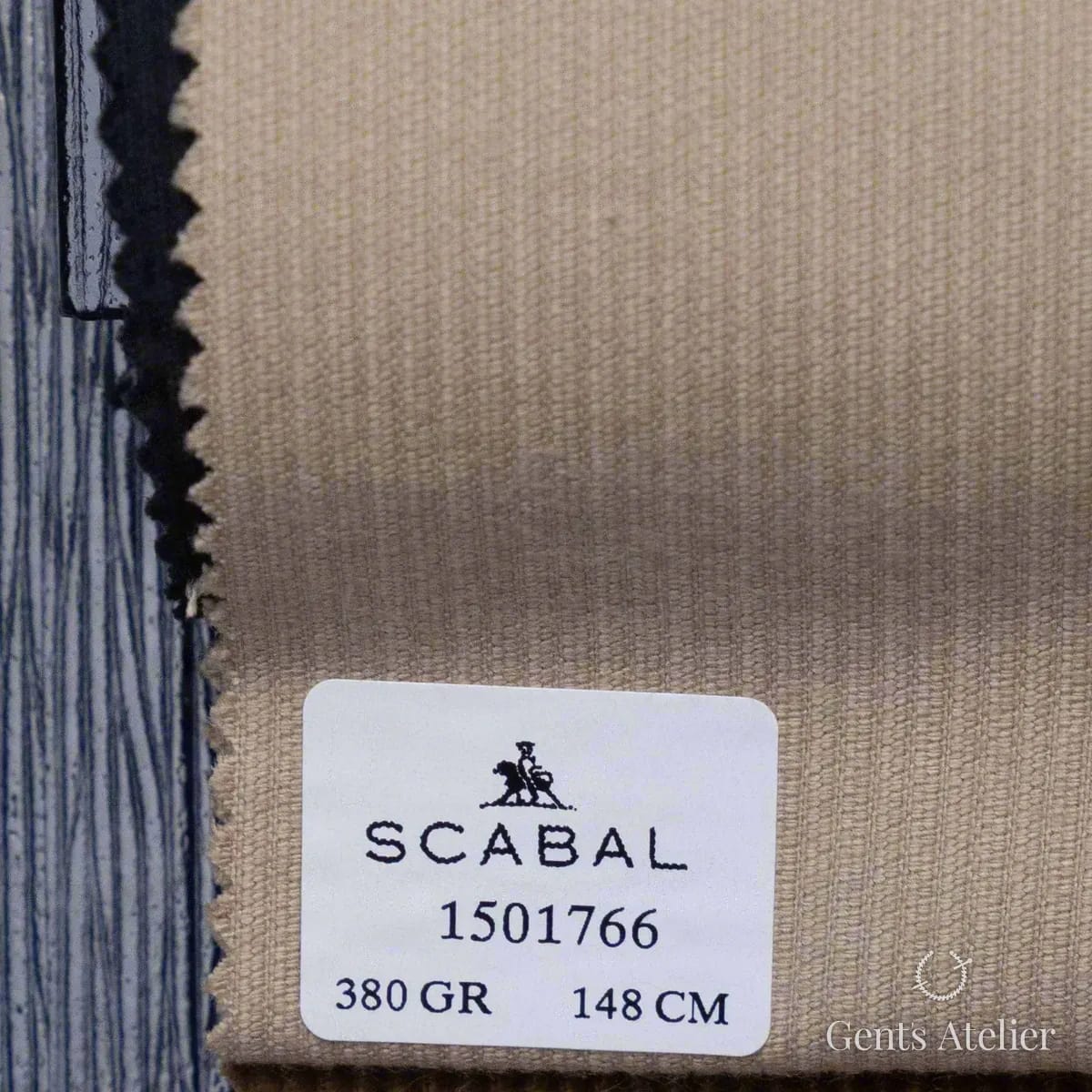 Образец ткани Scabal 1501766 с этикеткой, светлый бежевый (кэмел)