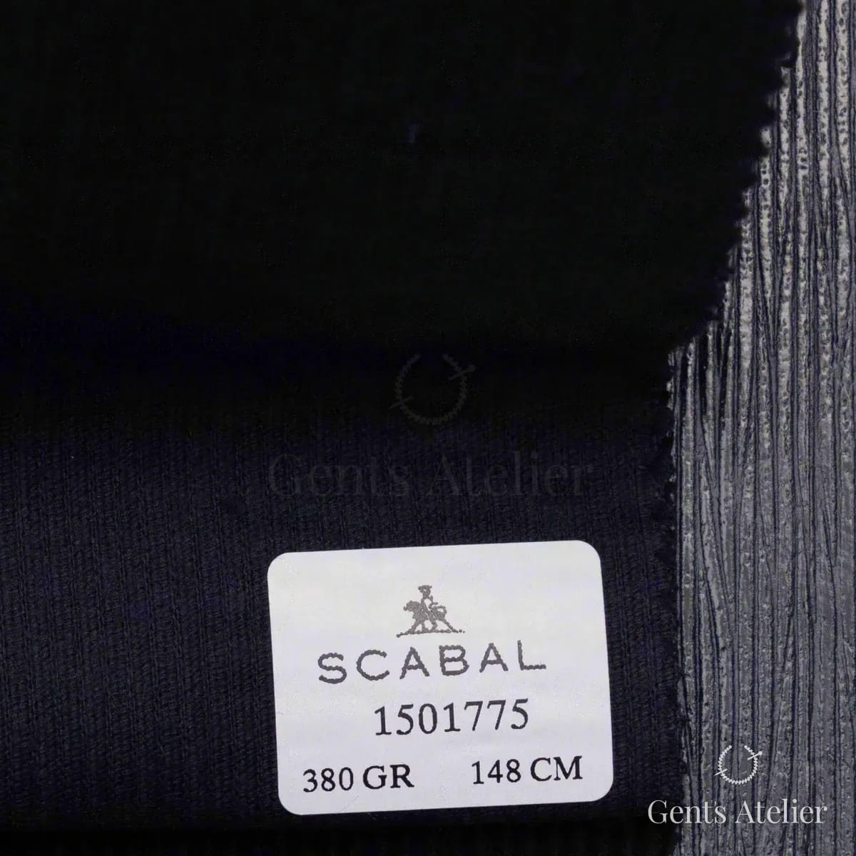 Образец ткани Scabal 1501775 с этикеткой, почти чёрный с синим оттенком
