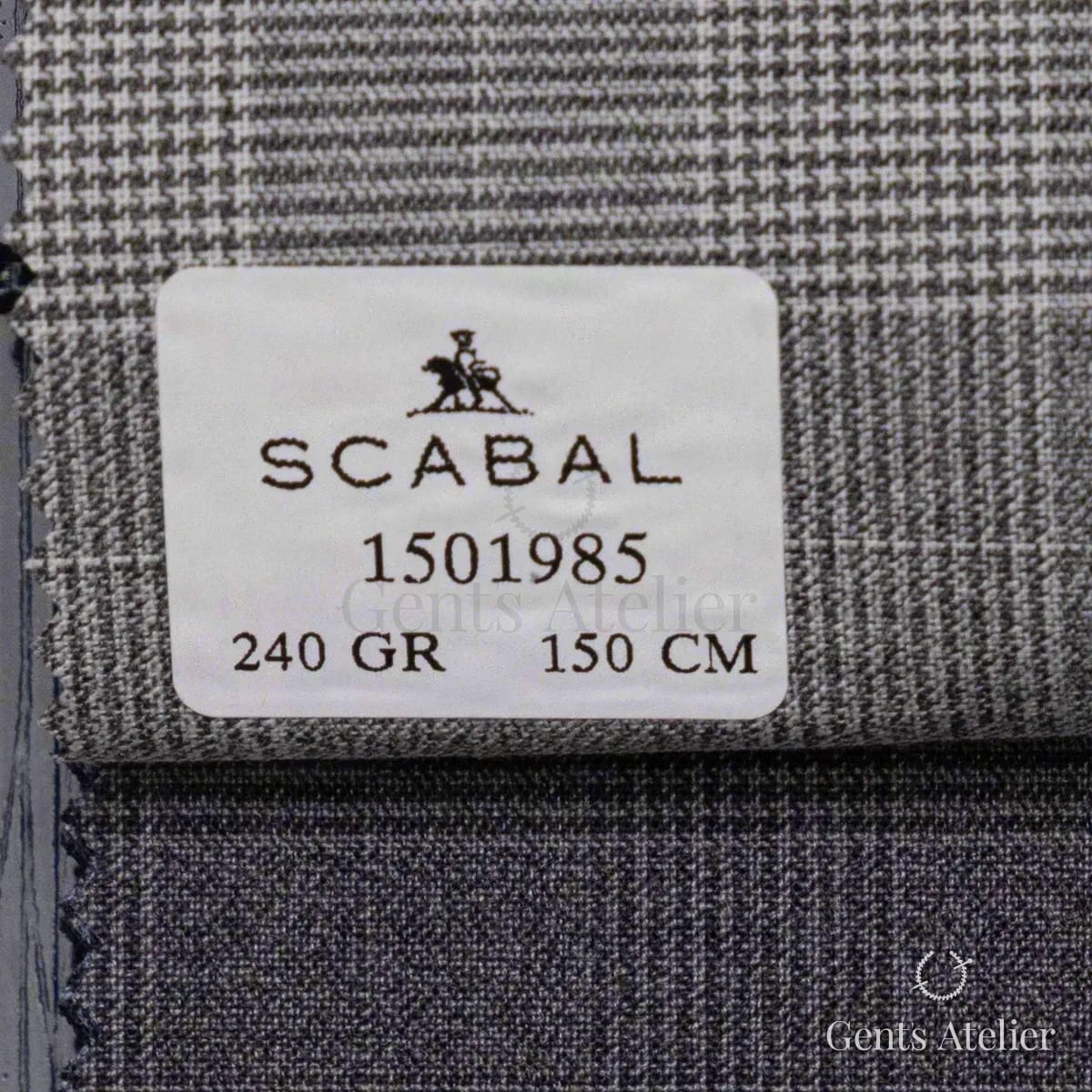 Образец ткани Scabal 1501985 с этикеткой, светло-серый