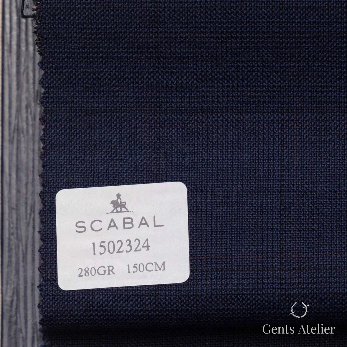 Образец ткани Scabal 1502324 с этикеткой, тёмно-синий