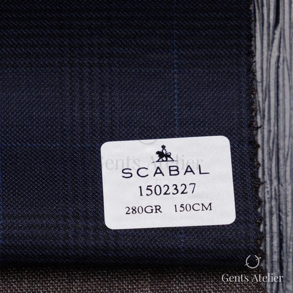Образец ткани Scabal 1502327 с этикеткой, тёмно-синий