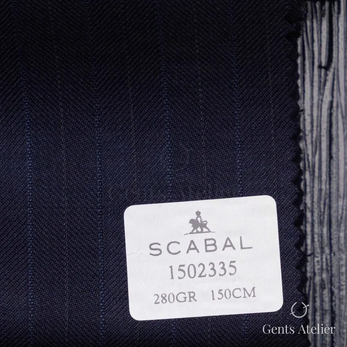 Образец ткани Scabal 1502335 с этикеткой, тёмно-синий
