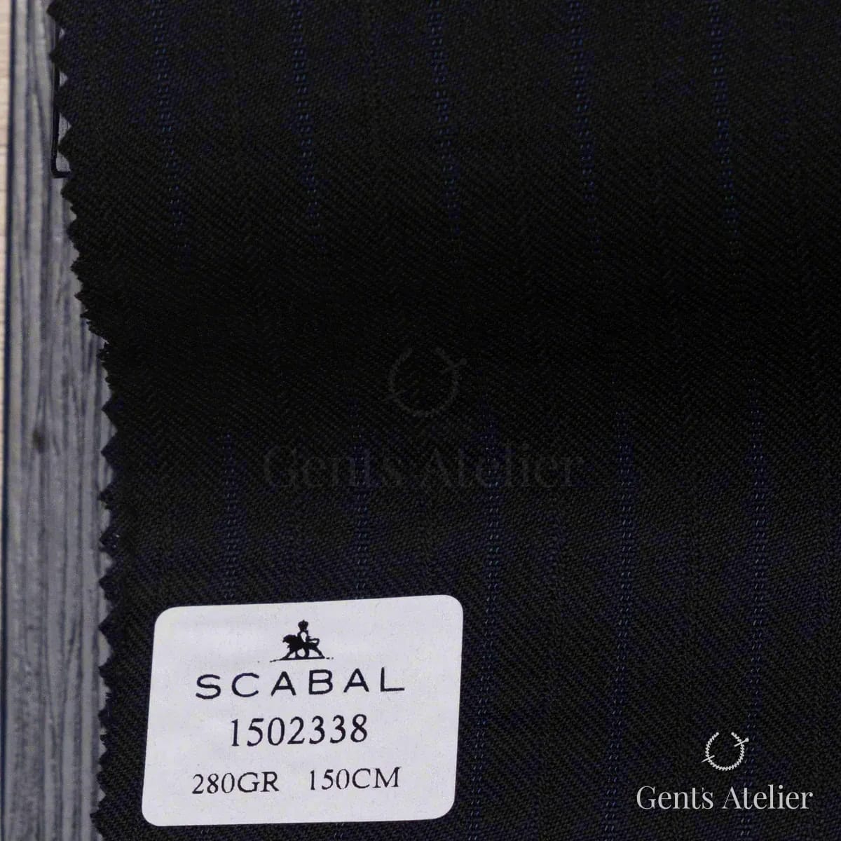 Образец ткани Scabal 1502338 с этикеткой, тёмно-синий