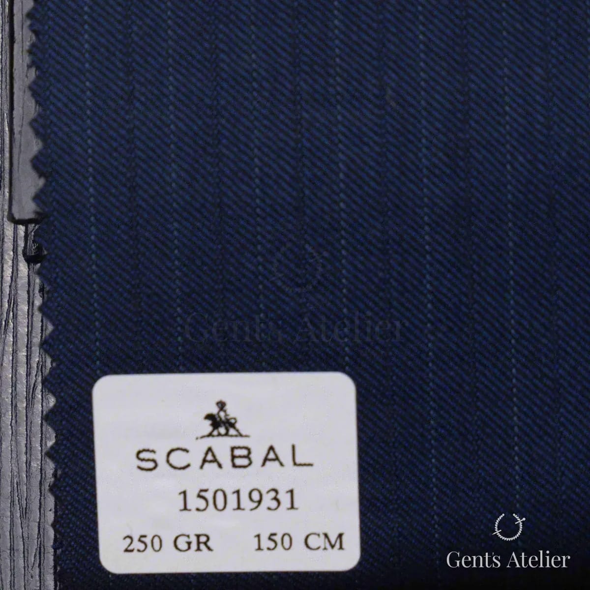 Образец ткани Scabal 1501931 с этикеткой, тёмно-синий (почти чёрный)