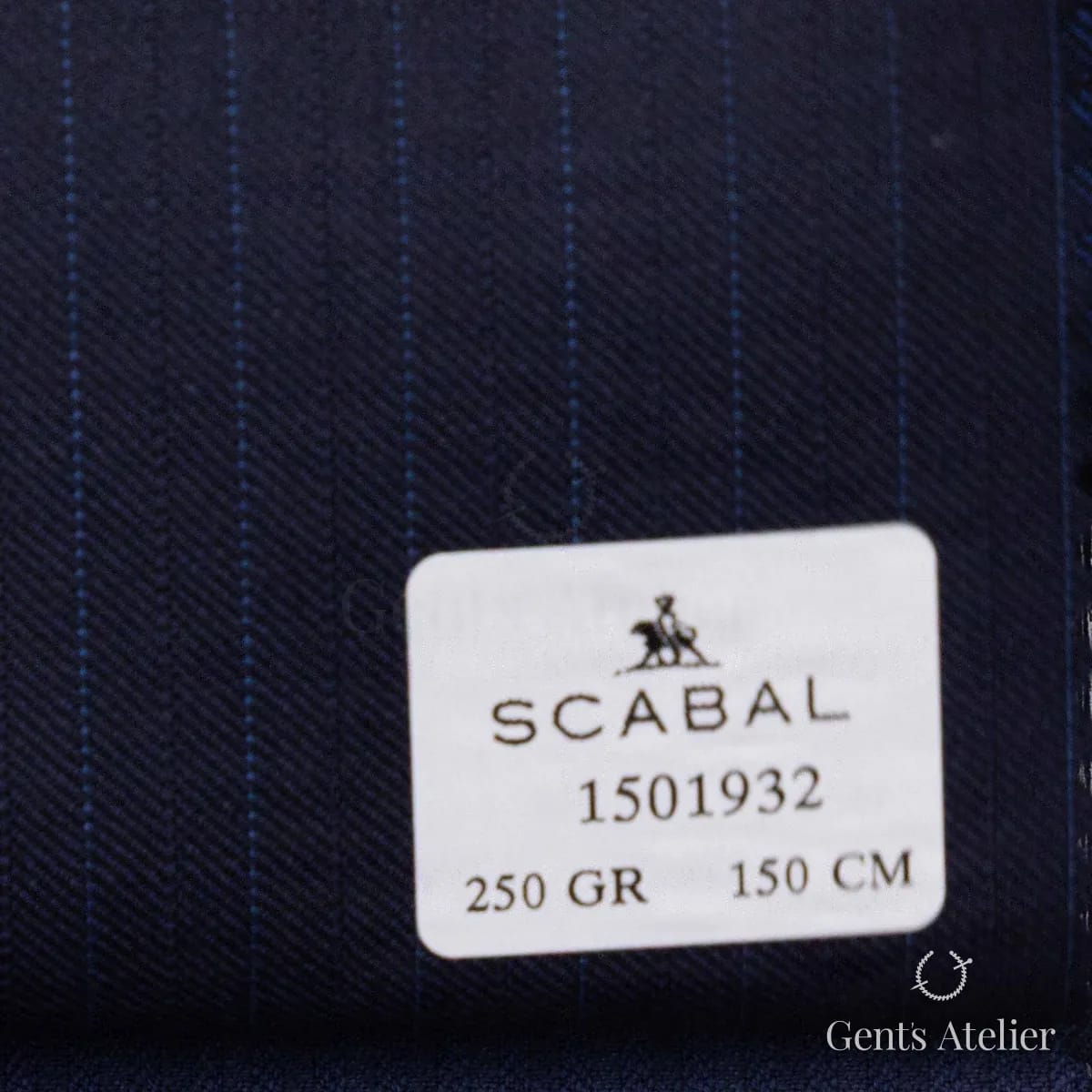 Образец ткани Scabal 1501932 с этикеткой, тёмно-синий