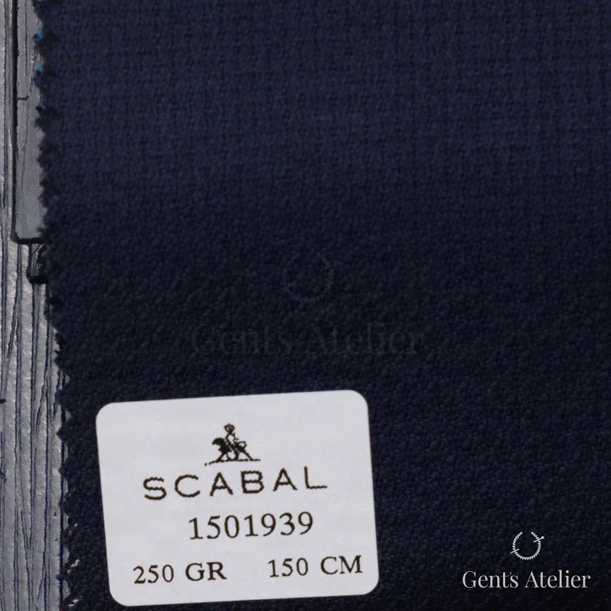 Образец ткани Scabal 1501939 с этикеткой, серо-бежевый