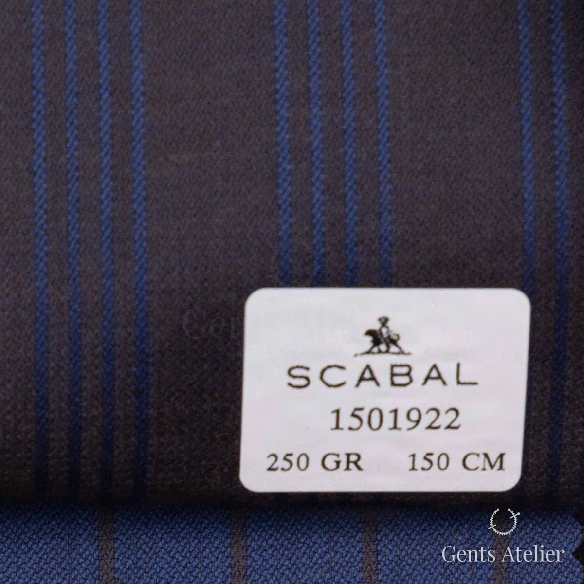 Образец ткани Scabal 1501922 с этикеткой, тёмно-коричневый с синей полоской