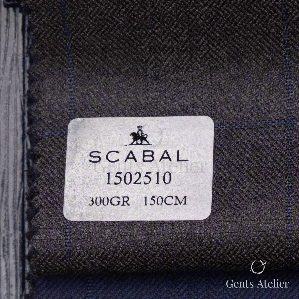 Образец ткани Scabal 1502510 с этикеткой, тёмно-серый