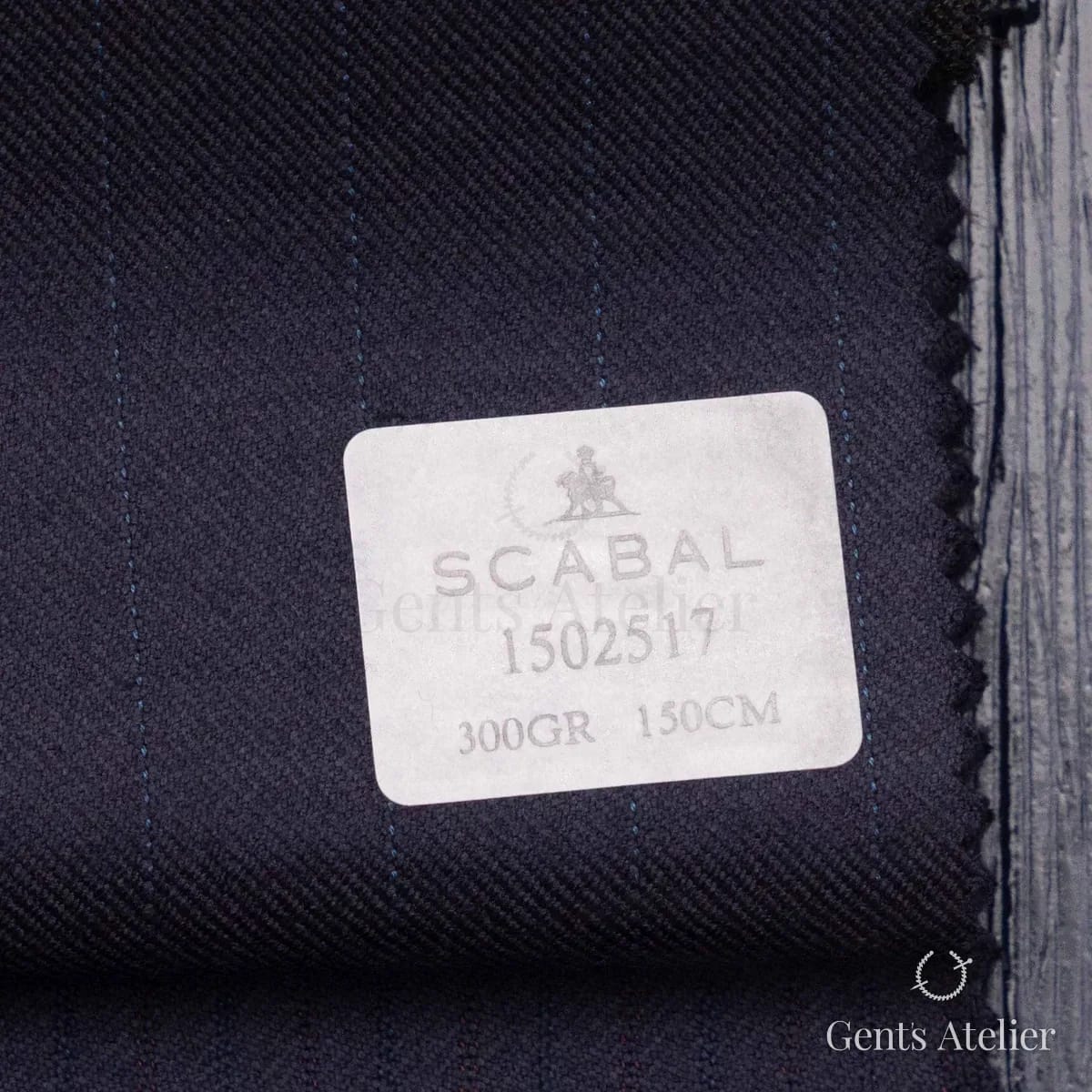 Образец ткани Scabal 1502517 с этикеткой, тёмно-синий