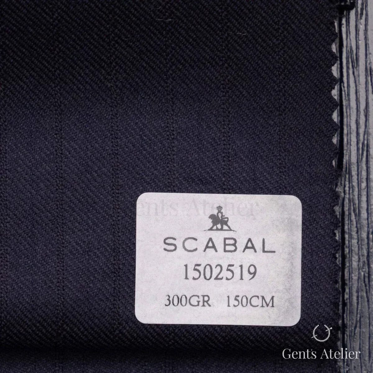 Образец ткани Scabal 1502519 с этикеткой, тёмно-синий