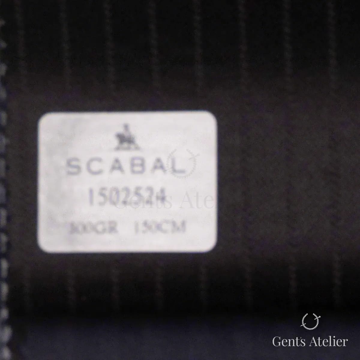 Образец ткани Scabal 1502524 с этикеткой, тёмно-синий