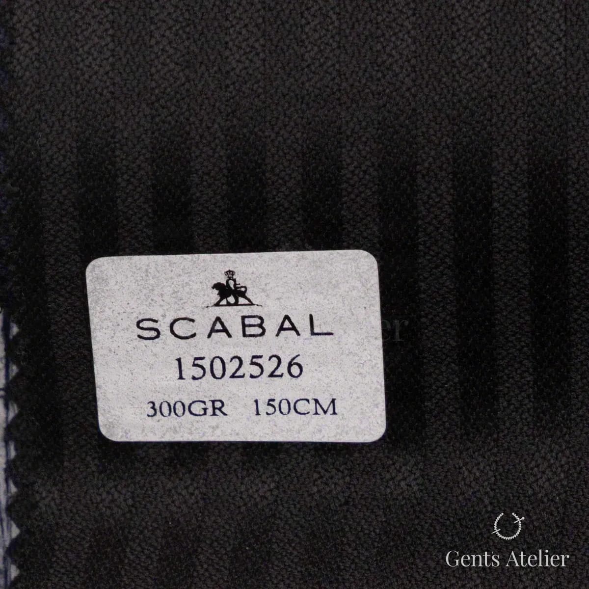 Образец ткани Scabal 1502526 с этикеткой, тёмно-синий
