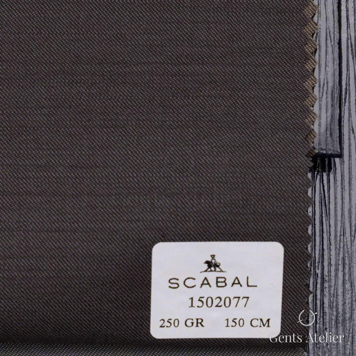 Образец ткани Scabal 1502077 с этикеткой, серый с фиолетовым отливом
