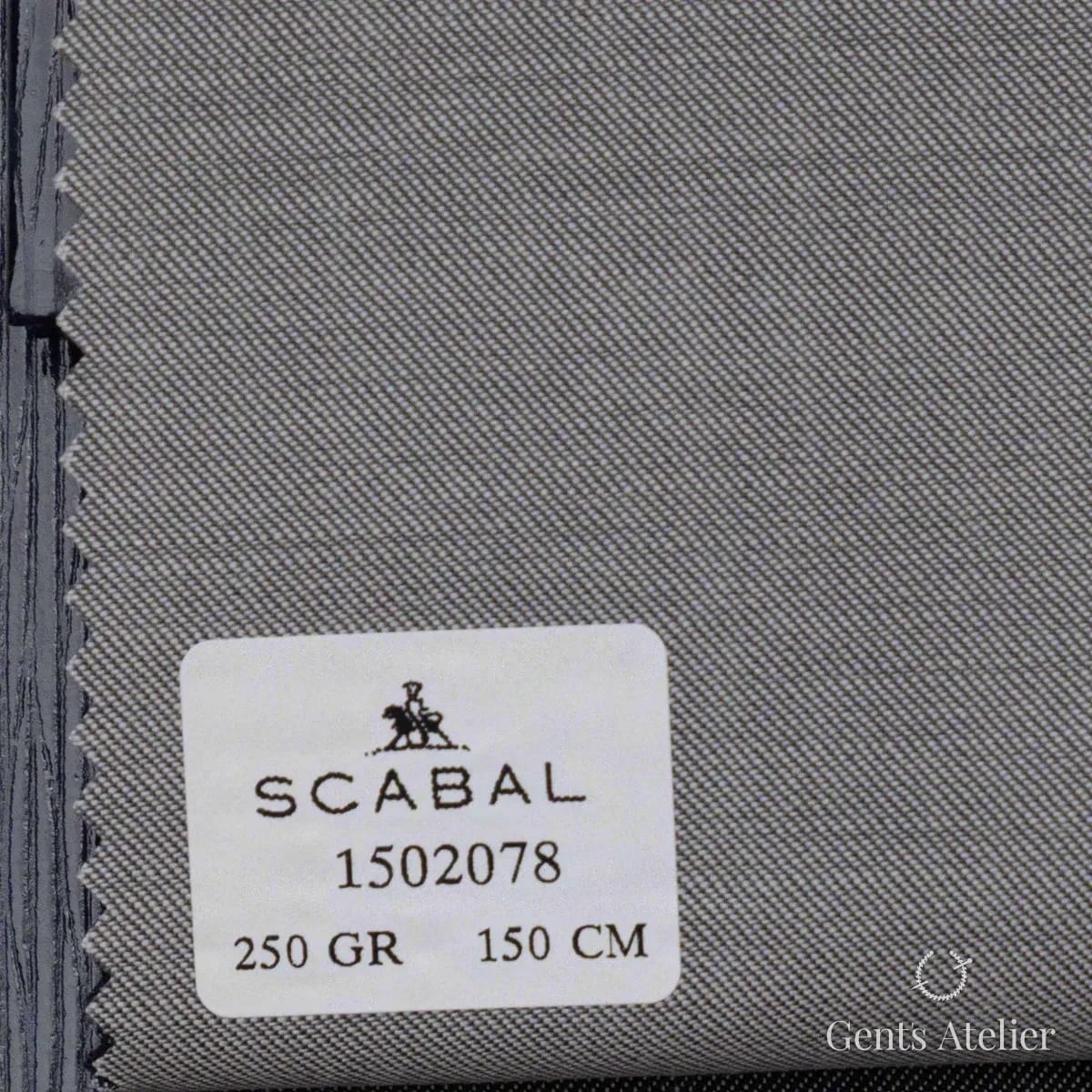 Образец ткани Scabal 1502078 с этикеткой, тёмно-угольно-серый
