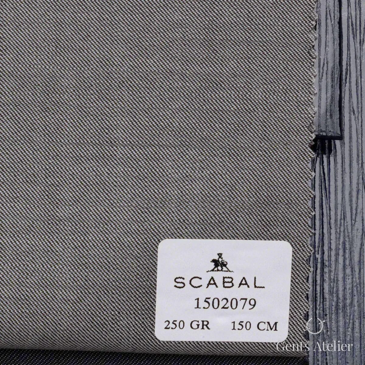 Образец ткани Scabal 1502079 с этикеткой, тёмно-серый почти чёрный с бордовым отливом