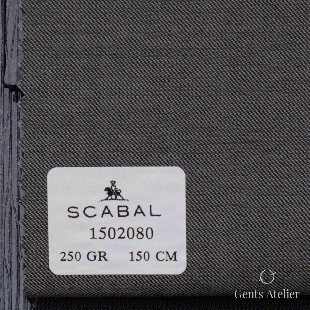 Образец ткани Scabal 1502080 с этикеткой, тёмно-синевато-чёрный с бордовым отливом