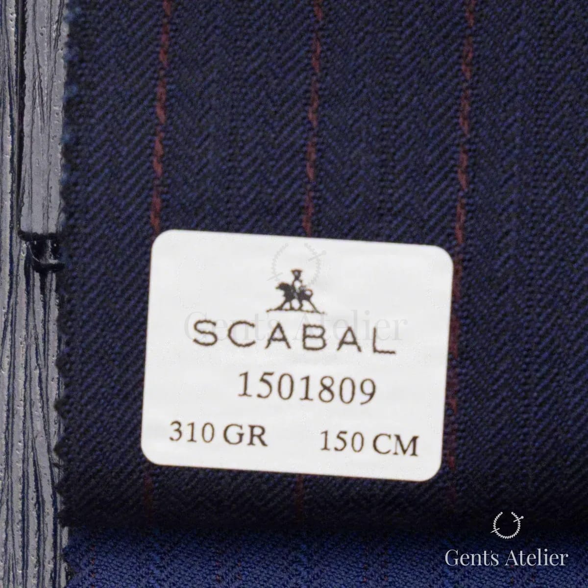 Образец ткани Scabal 1501809 с этикеткой, тёмно-синий
