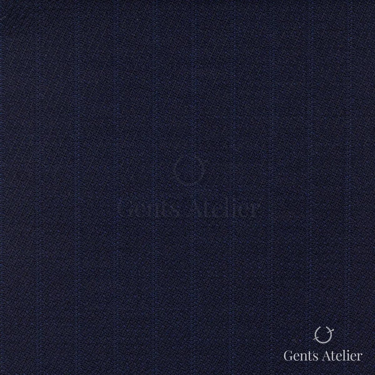 Костюм из Scabal 1501813 — очень тёмный синий (почти чёрный)