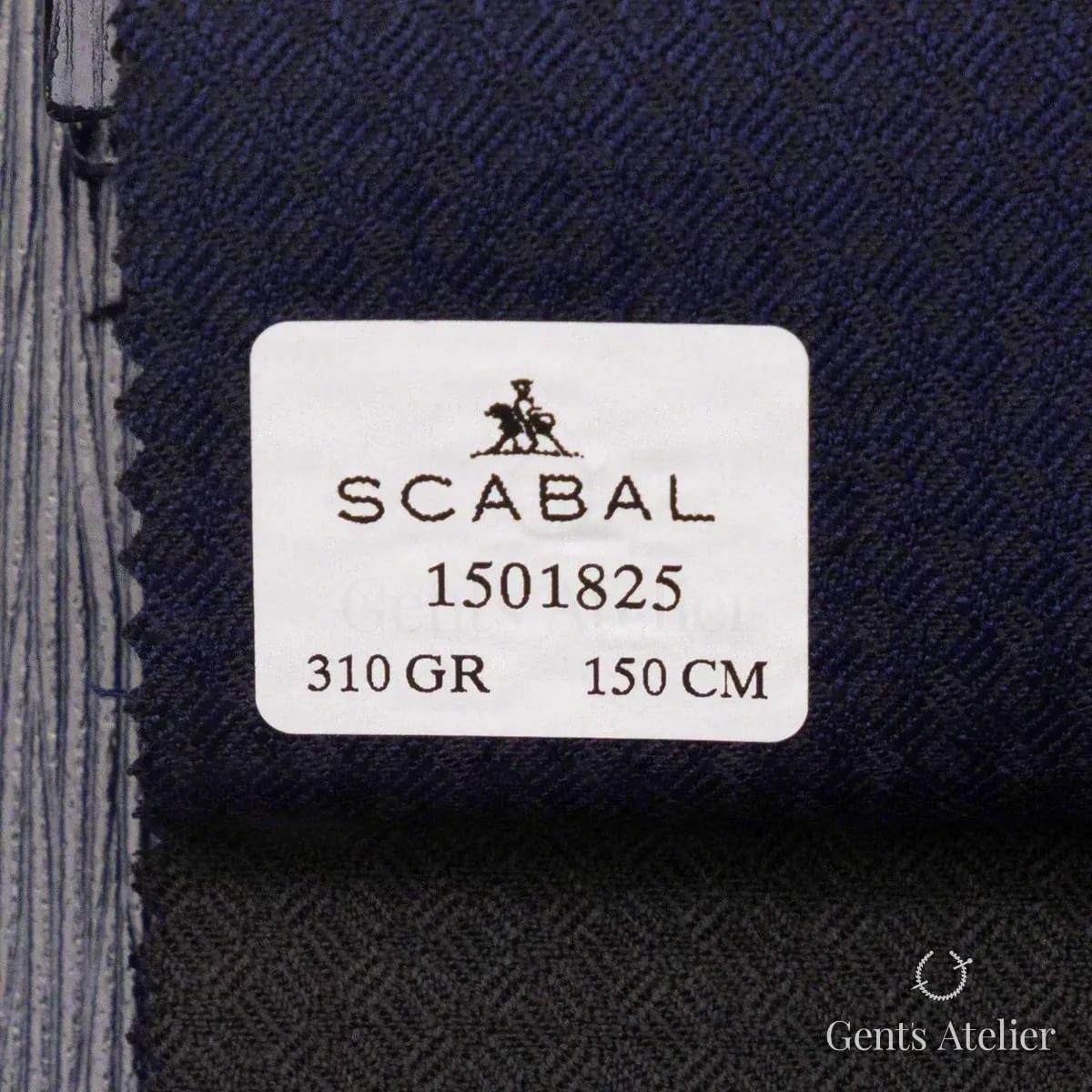 Образец ткани Scabal 1501825 с этикеткой, тёмно-синий, почти чёрный (самотон, диагональное плетение)