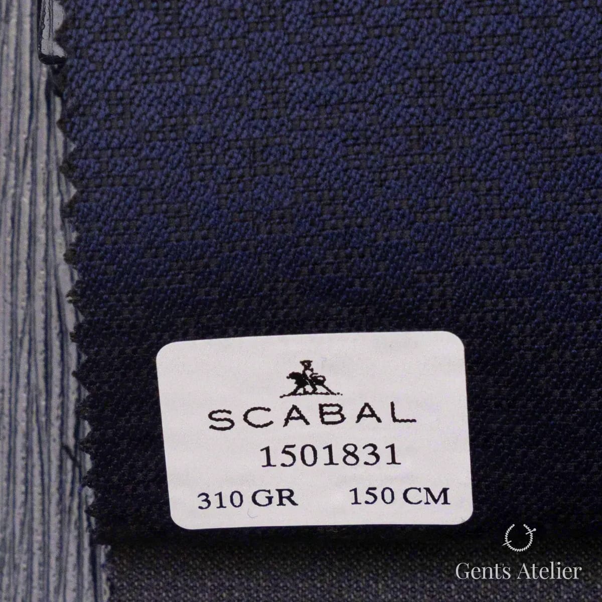 Образец ткани Scabal 1501831 с этикеткой, тёмно-синий, почти чёрный