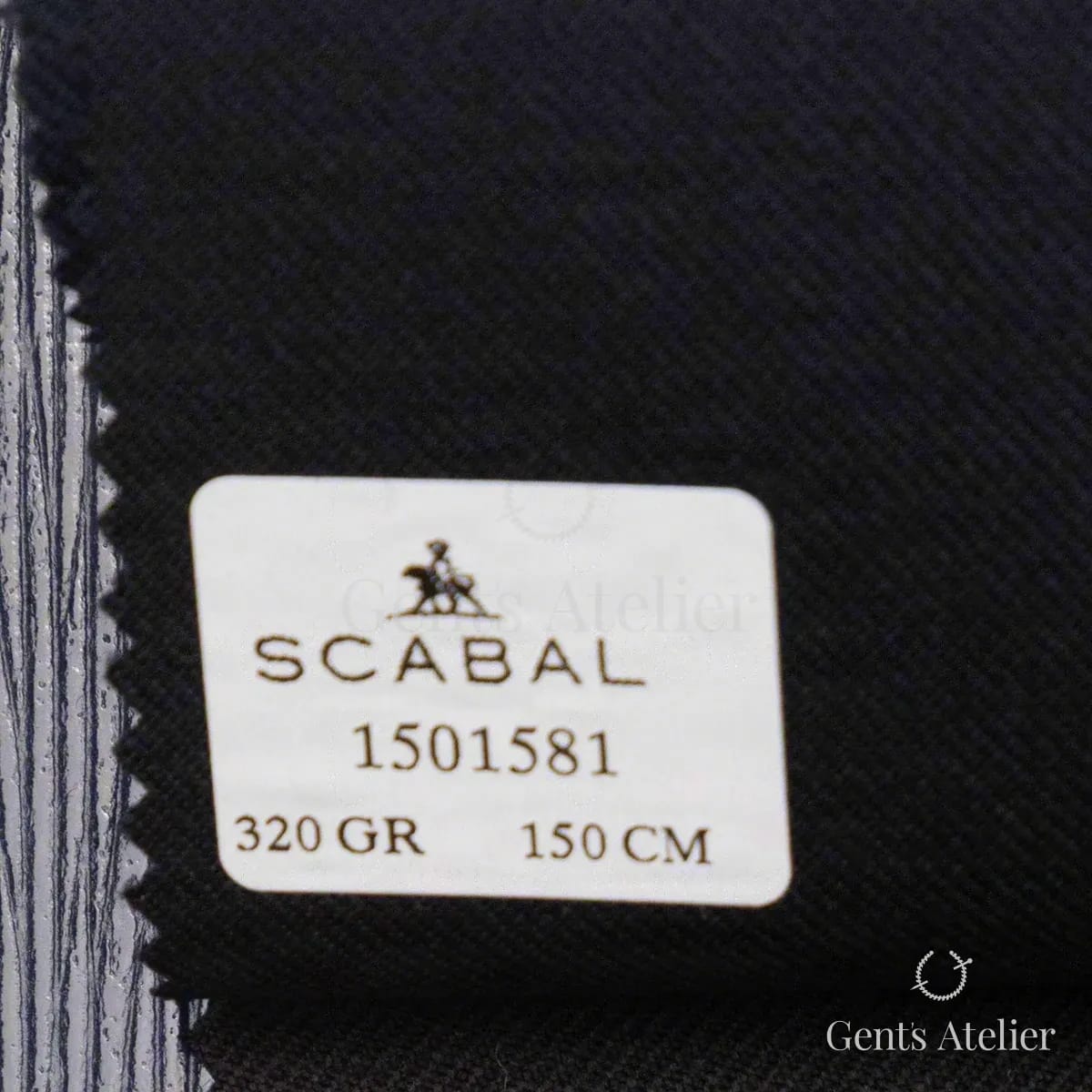 Образец ткани Scabal 1501581 с этикеткой, чёрно-антрацитовый