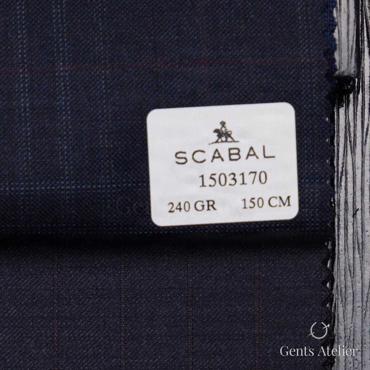 Образец ткани Scabal 1503170 с этикеткой, тёмно-синий с бордовым виндоупейном