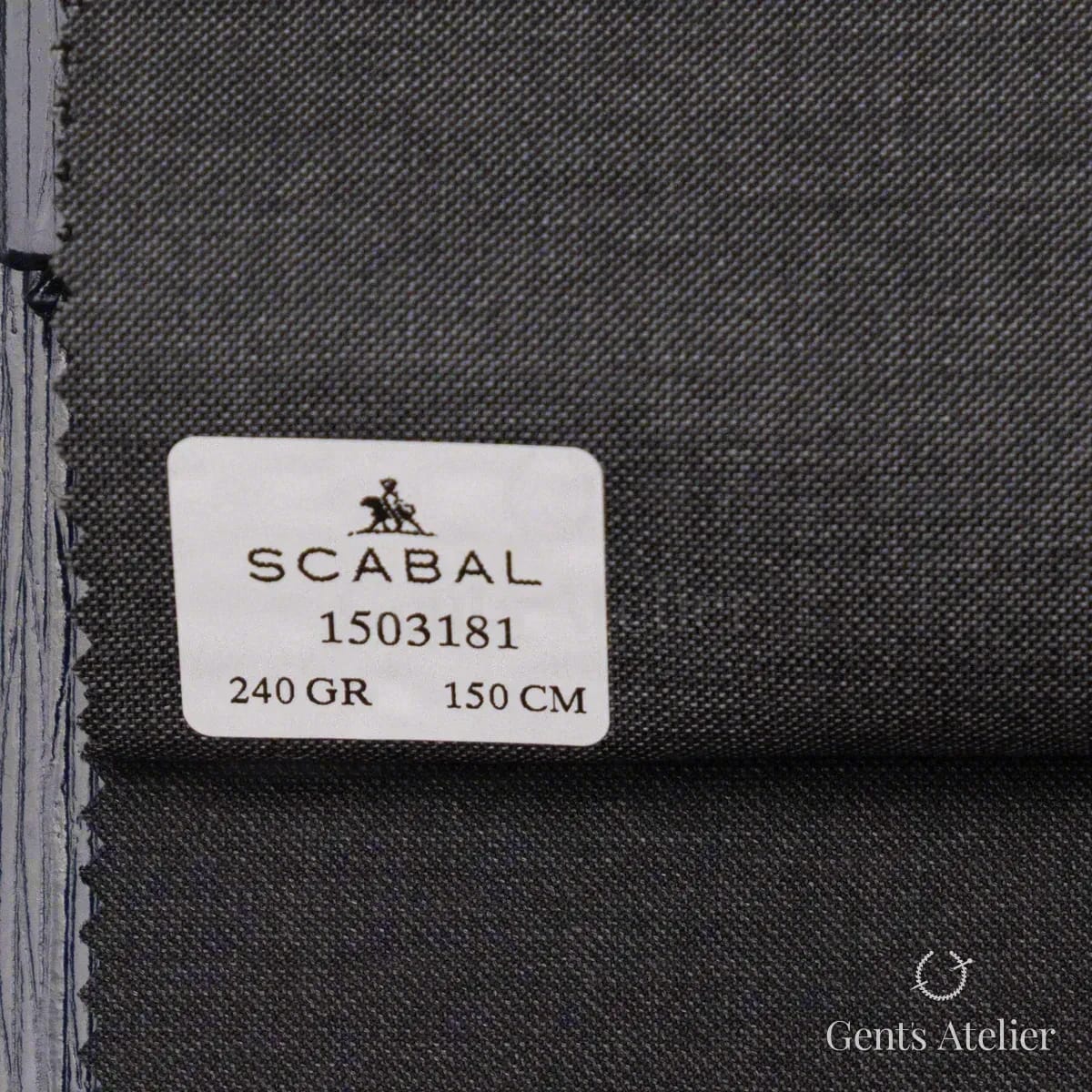 Образец ткани Scabal 1503181 с этикеткой, тёмно-серый с синим отливом