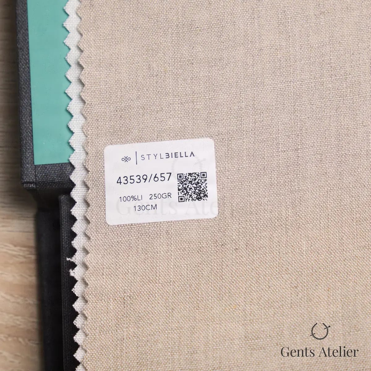Образец ткани Stylbiella 43539/657 с этикеткой, бежевый