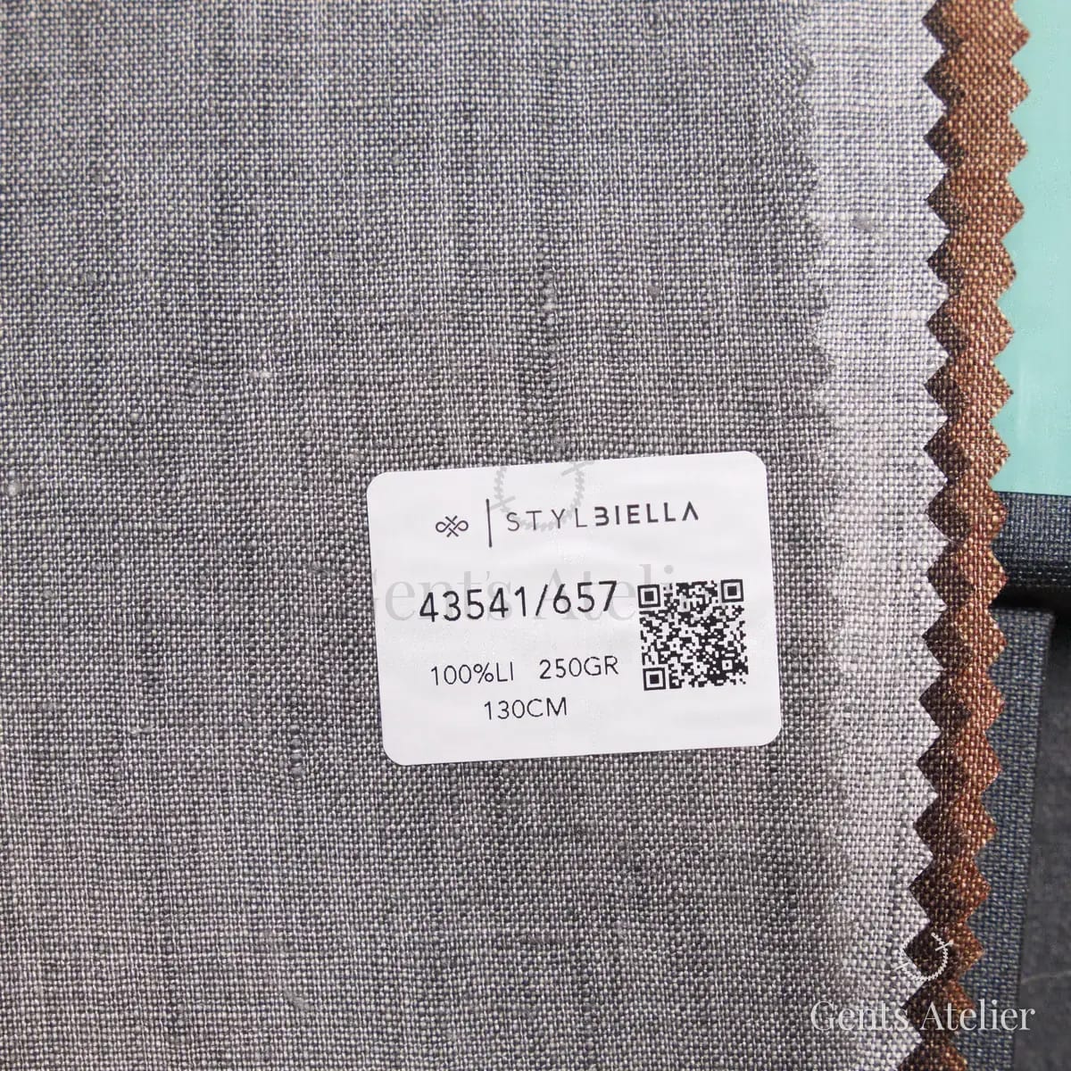 Образец ткани Stylbiella 43541/657 с этикеткой, серый