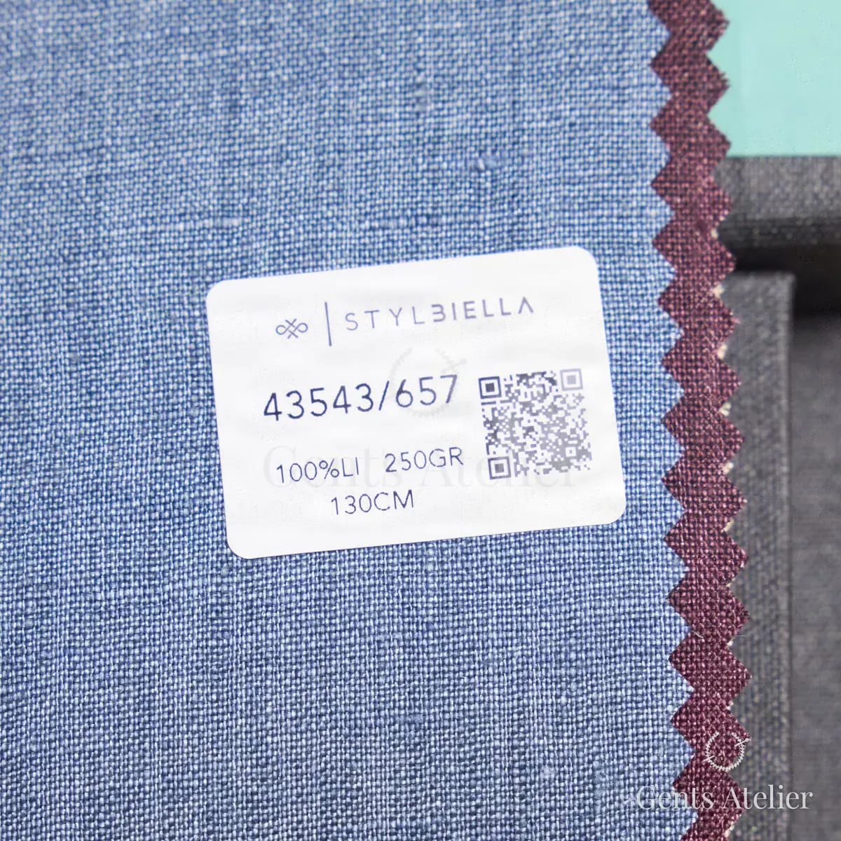 Образец ткани Stylbiella 43543/657 с этикеткой, голубой