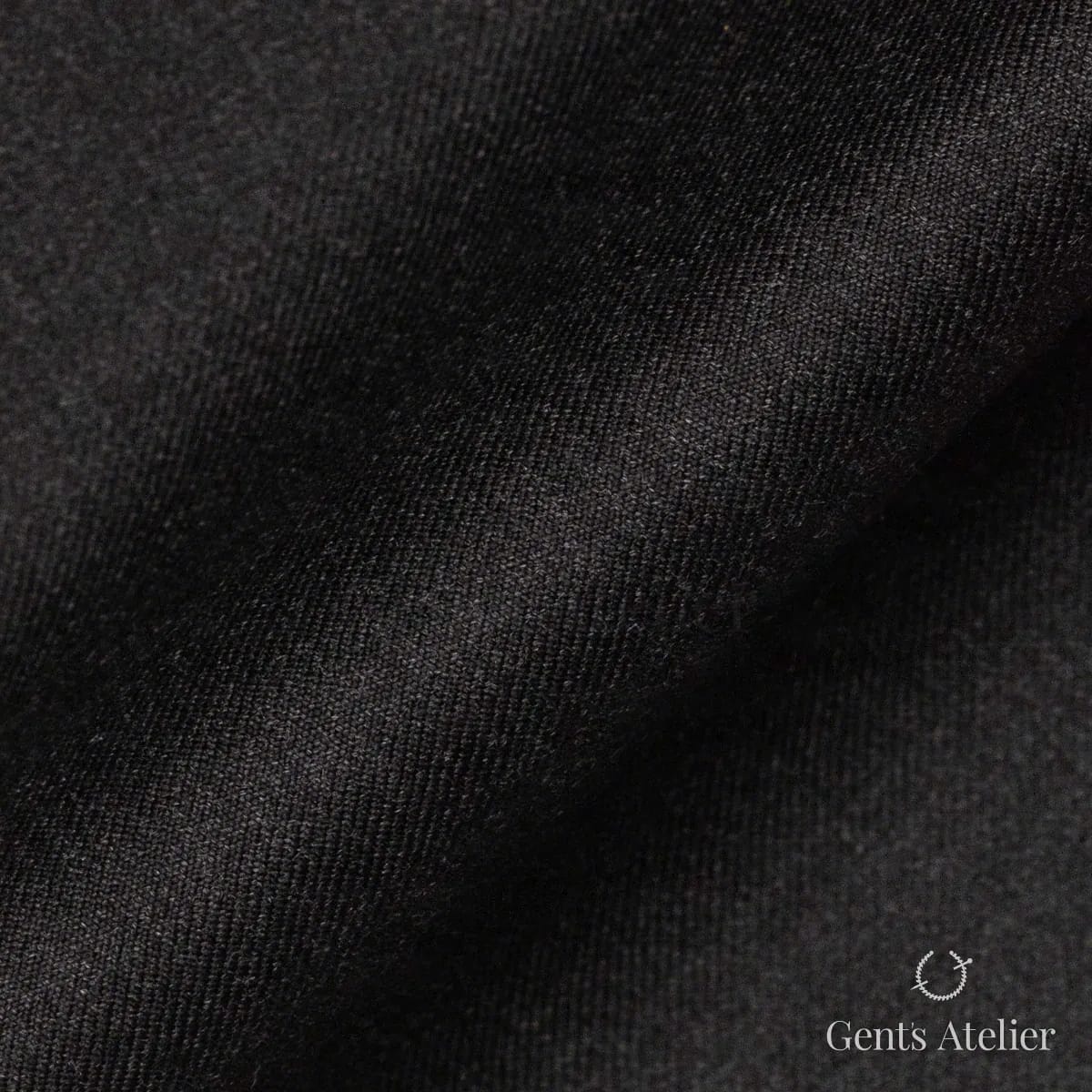 Драпировка ткани Stylbiella 32801/130 крупным планом