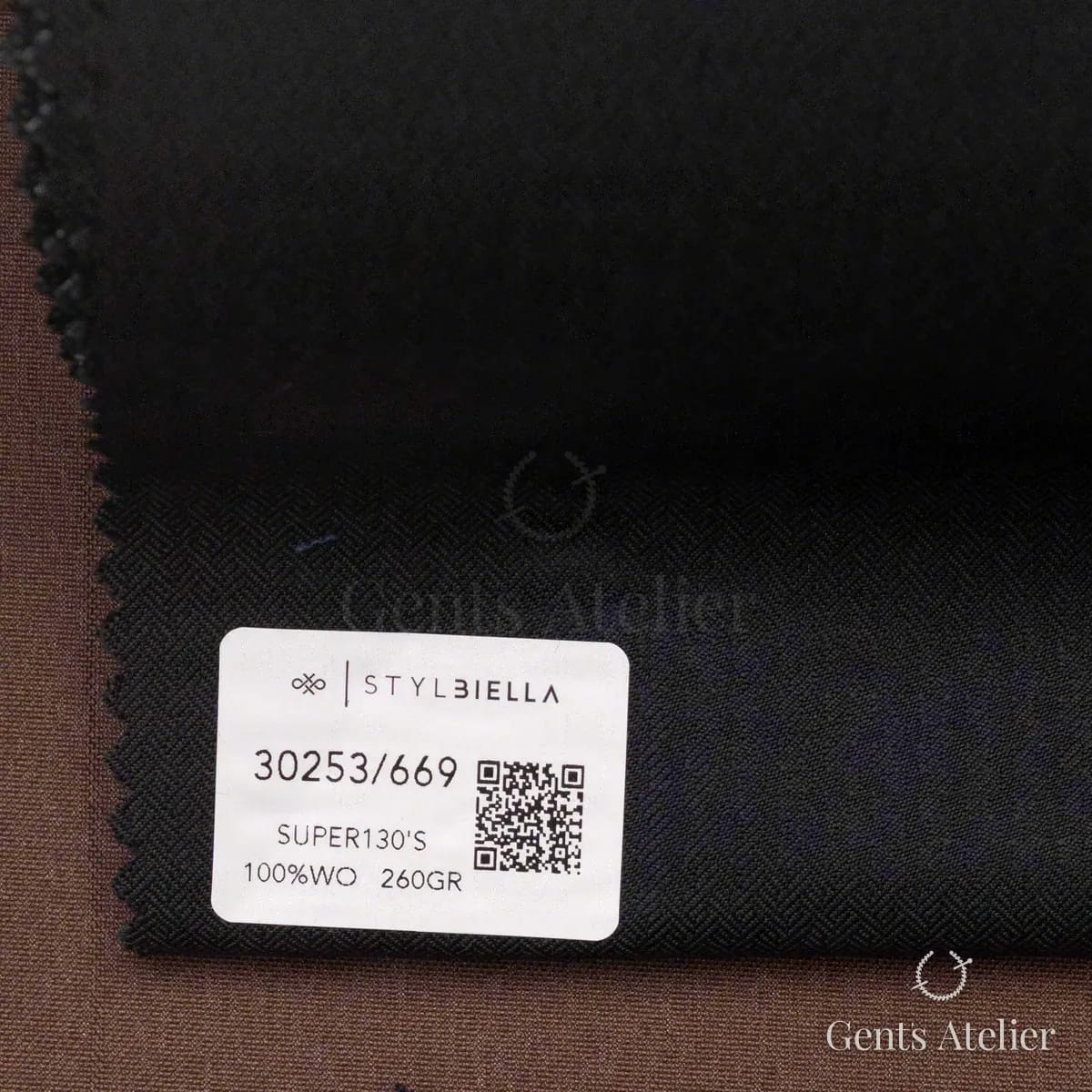 Образец ткани Stylbiella 30253/669 с этикеткой, тёмно-синий (почти чёрный)