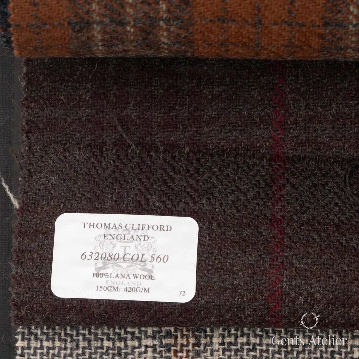 Образец ткани Thomas Clifford 632080 COL 560 с этикеткой, коричневый