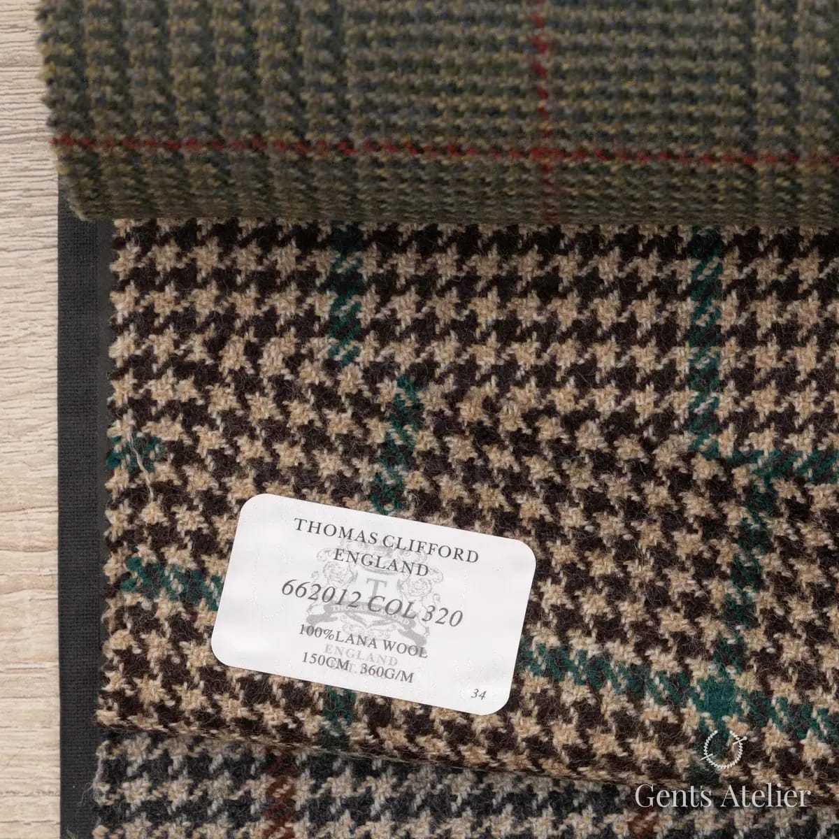 Образец ткани Thomas Clifford 662014 COL 320 с этикеткой, коричневый